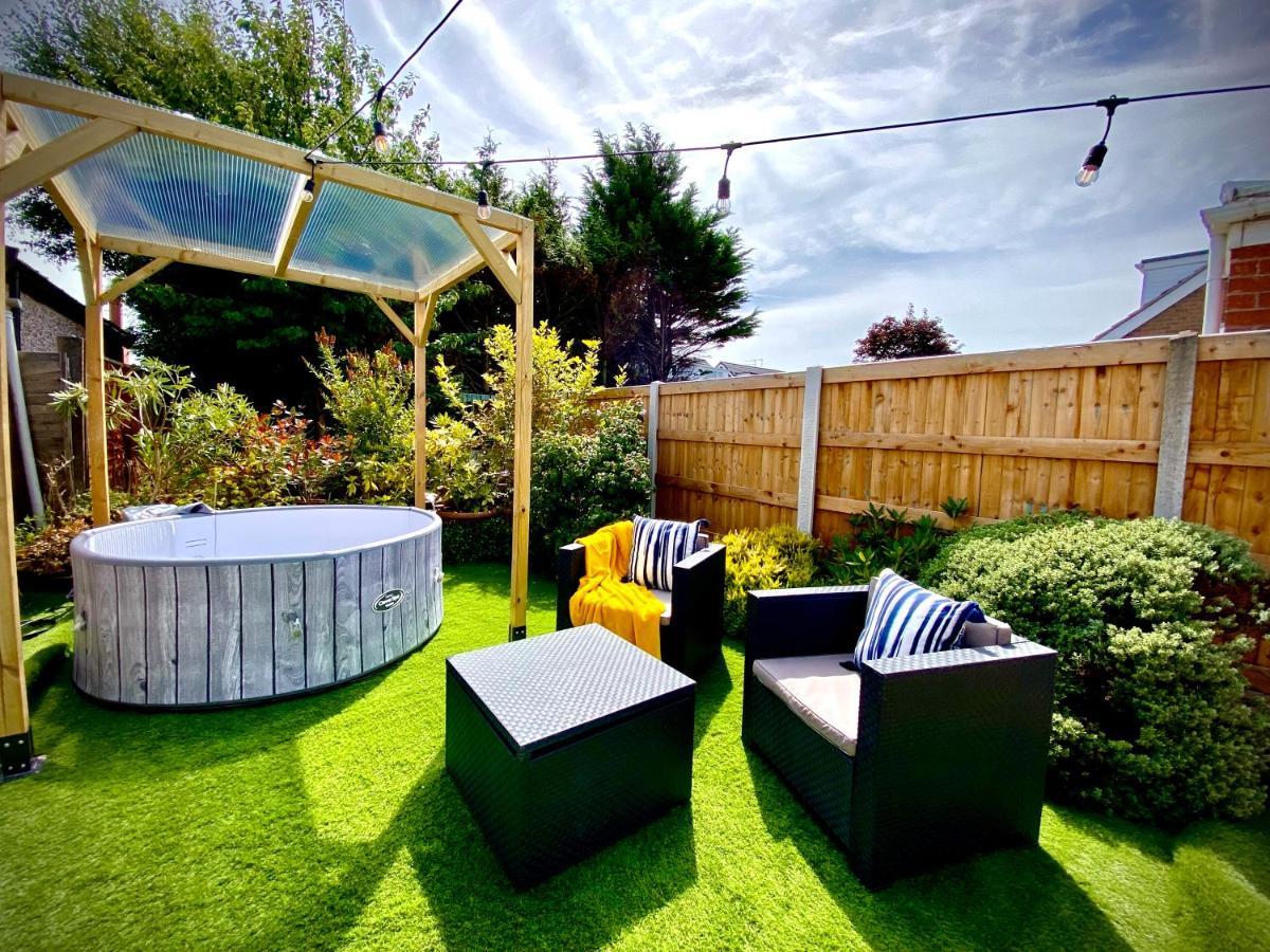 Remarkable 3-Bed Hot Tub House In Blackpool Exterior photo