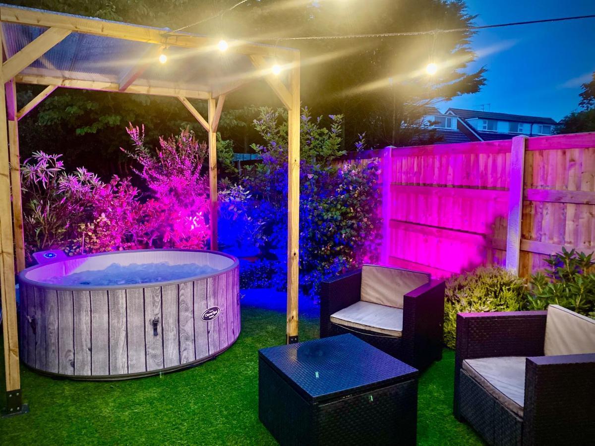 Remarkable 3-Bed Hot Tub House In Blackpool Exterior photo